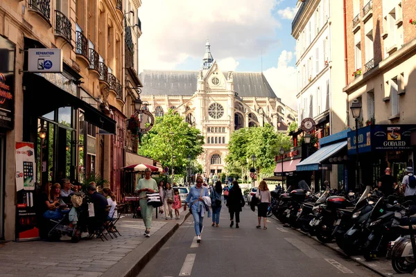 フランス 2022年6月12日 パリの美しい通り フランス — ストック写真