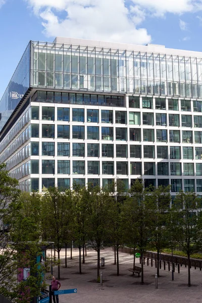 PARIS, 14 Haziran 2022, La Defense, iş bölgesi. La Defense Fransa 'daki en büyük iş alanıdır ve çoğu şirketin bölgede ofisleri vardır..