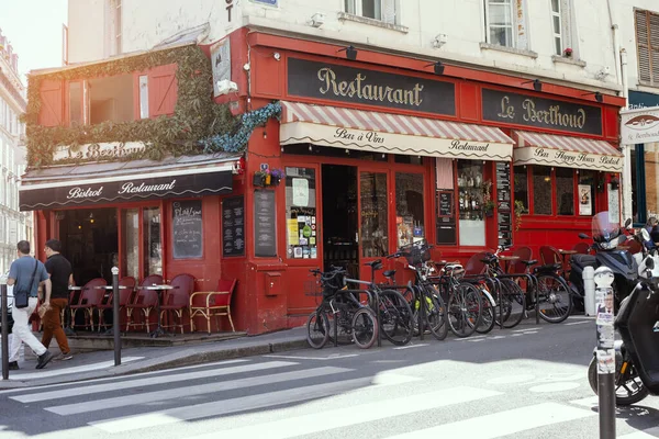 Paris França Junho 2022 Cafés Restaurantes Com Terraço Rua Paris — Fotografia de Stock