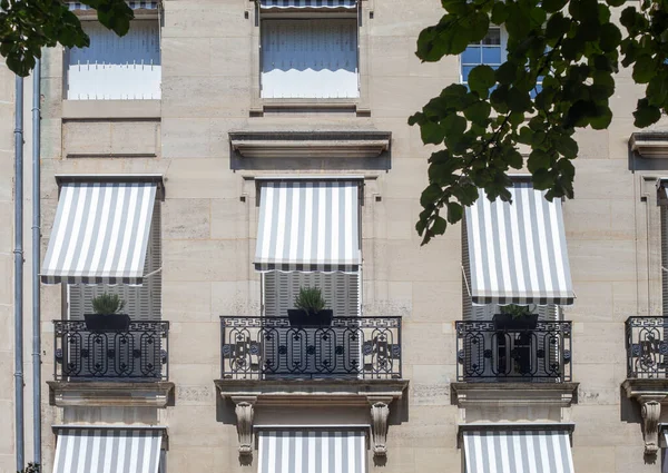 París Francia Junio 2022 Edificios Residenciales Parisinos Arquitectura Del Antiguo — Foto de Stock