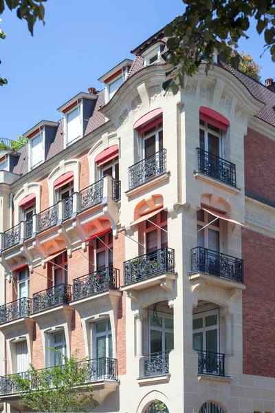 París Francia Junio 2022 Edificios Residenciales Parisinos Arquitectura Del Antiguo —  Fotos de Stock