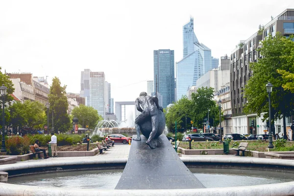 Paris Francja Kwietnia 2022 Syzyf Rzeźba Hansa Marksa 1993 Zadaszonym — Zdjęcie stockowe