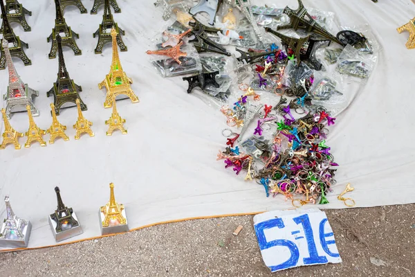 Paris France Juni 2022 Penjualan Souvenir Dalam Bentuk Menara Eiffel — Stok Foto