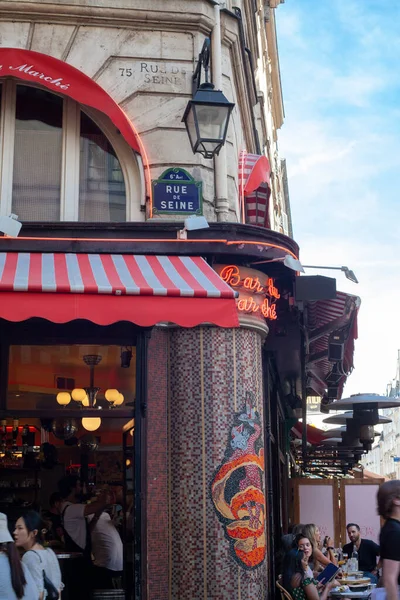 París Francia Julio 2022 Acogedora Calle Con Mesas Café París —  Fotos de Stock