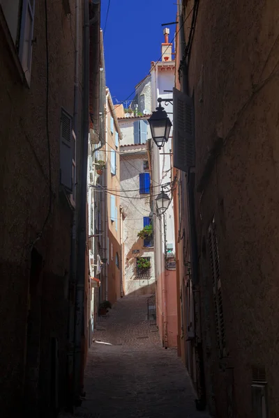 Hyres France August 2022 Narrow Ancient Street Typical Architecture Mediterranean — Stock Photo, Image
