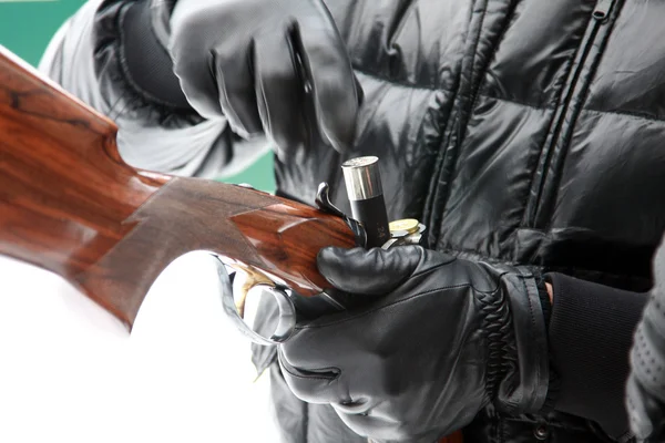 Weapons in the hands — Stock Photo, Image