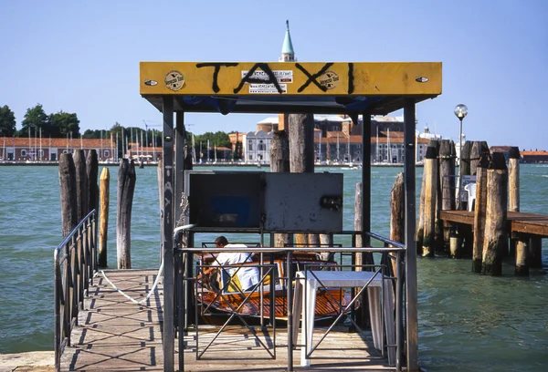 Canal boat taxi — Stock Photo, Image