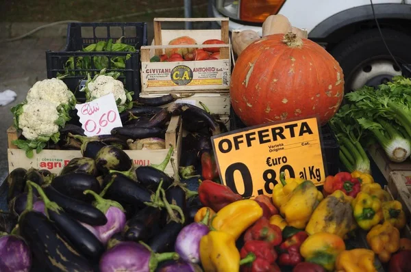 Mercados de Semana Vegetal na Itália — Fotografia de Stock