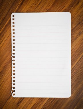 defter Kağıt ahşap zemin üzerinde