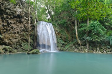 Erawan şelale