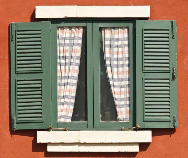 Gröna fönster — Stockfoto
