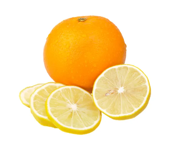 Segmenten van citroen en een oranje — Stockfoto