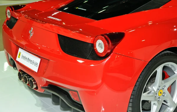 bir ferrari 458 itatia