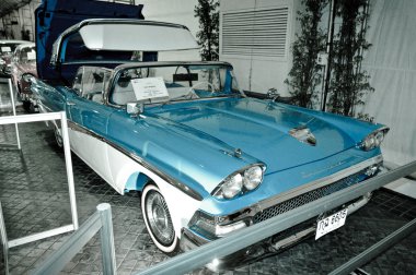 Ford Skyliner