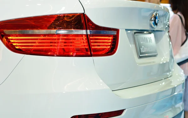 Задняя часть BMW X6 — стоковое фото