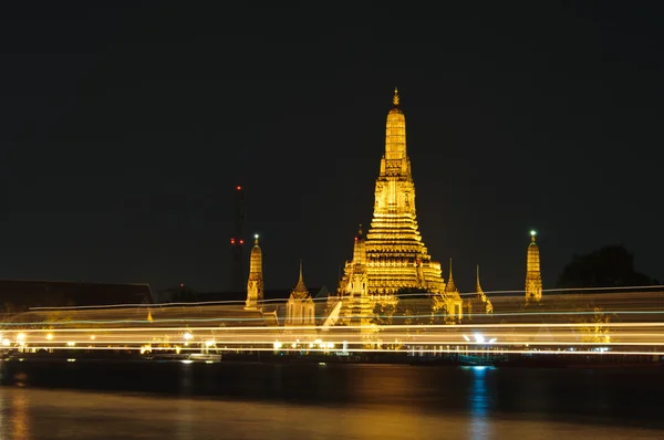 Wat Arun (tempel van Dawn) — Stockfoto