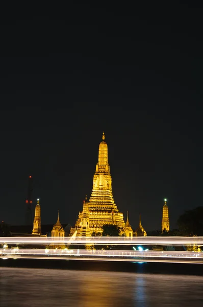 Wat Arun (chrám úsvitu) — Stock fotografie