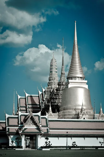 Ταϊλάνδης ναό στο μεγάλο παλάτι — Φωτογραφία Αρχείου