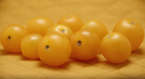 Tomates de uva amarilla — Foto de Stock