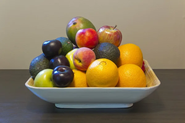Φρούτα μπολ δαμάσκηνο αβοκάντο — Φωτογραφία Αρχείου