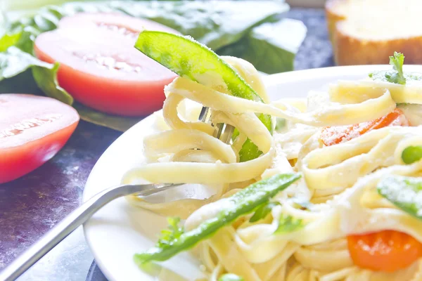 Fettuccine Alfredo Verdure — Foto Stock