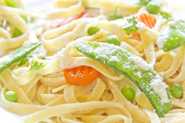 Fettuccine Alfredo Verdure — Foto Stock