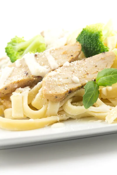 Chicken Fettuccini Alfredo — Stock Photo, Image