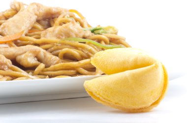 tavuk Çin lo mein