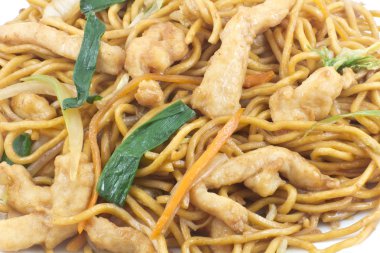 tavuk Çin lo mein