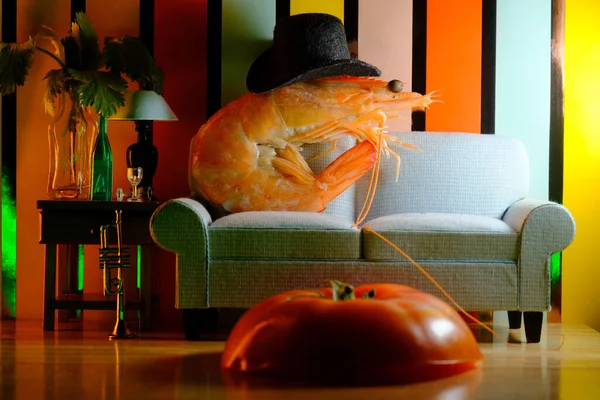 Cool Jumbo Shrimp Chilling Sofa Wearing Top Hat — 图库照片