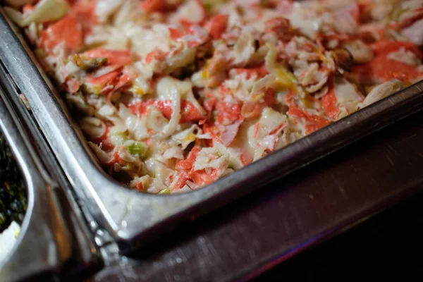 All You Can Eat Buffet Catering Crab Casserole Server Tray — Stockfoto