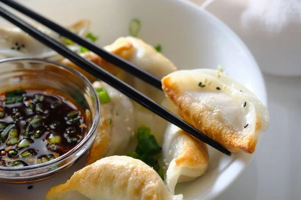 Homemade Fried Asian Potsticker Dumpling Appetizer Spicy Ponzu Dipping Sauce — Stok fotoğraf