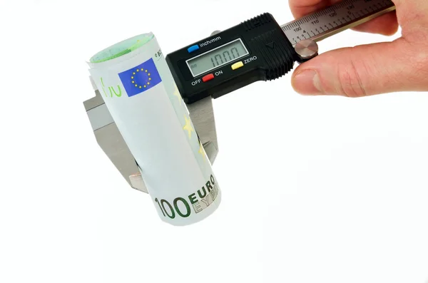 Medição das notas de euro com paquímetro vernier — Fotografia de Stock