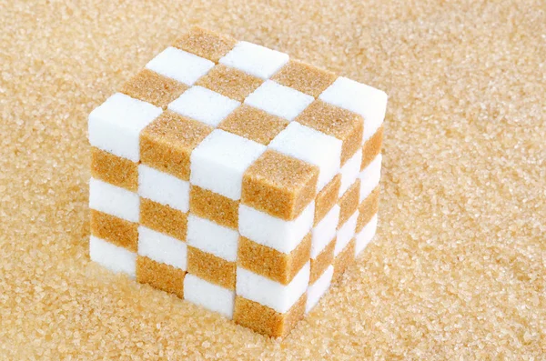 Cubo de terrones de azúcar moreno y blanco — Foto de Stock