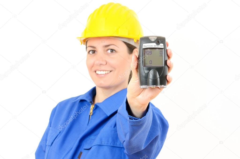 Multi-gas detector, a device for measuring the concentration of