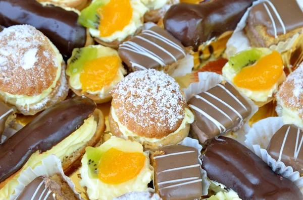 Tabaktaki farklı tatlılar