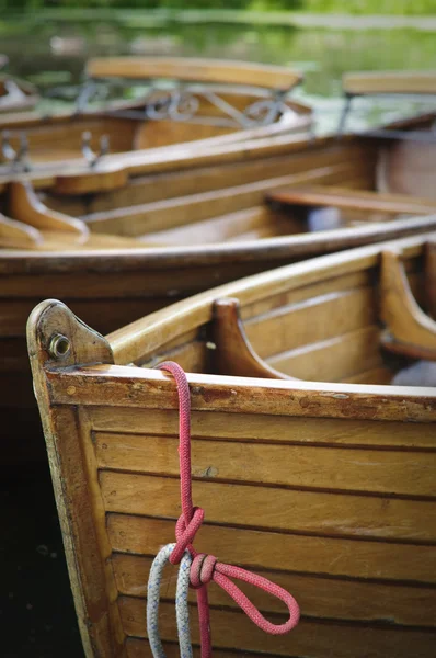 Boote auf dem Fluss stour, dedham vale, uk — Stockfoto