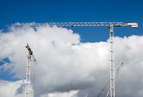 Gebouw 2 kranen — Stockfoto