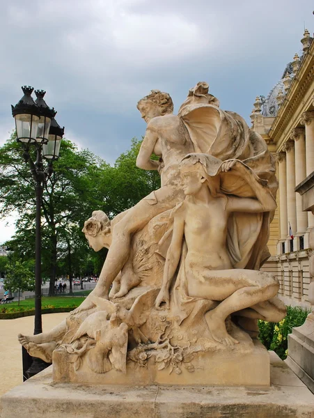 Paris sculpture — Stock Photo, Image