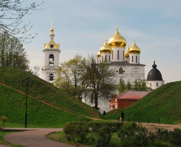 Кремль в старом русском городе Дмитров — стоковое фото