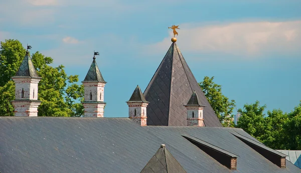 Башня на крыше — стоковое фото