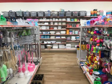 Bir alışveriş merkezinin içi.