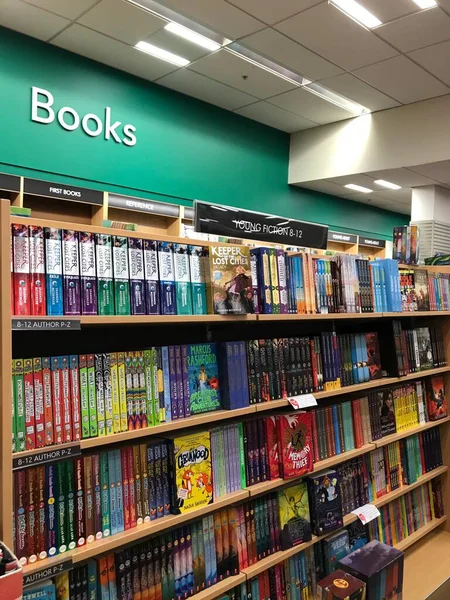 Auckland September Bücher Bücherregal Buchladen Schöne Reihen Von Fantasy Romanen — Stockfoto