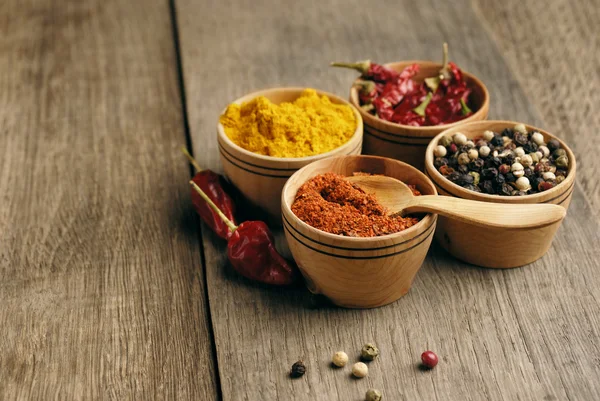 dört çeşit baharat