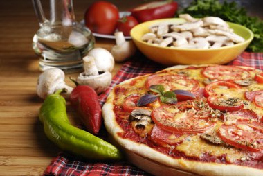 mantarlı pizza