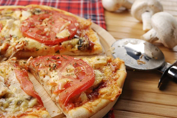 Hot fresh mushroom pizza — Stock Photo, Image