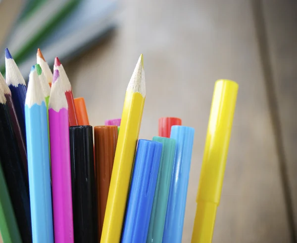 Lot of the rainbow pencils and felt-tip pens — Stock Photo, Image