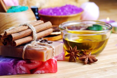 Spa ayarı doğal sabun ve deniz tuzu