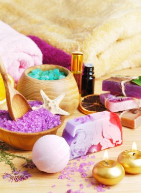 Spa ayarı doğal sabun ve deniz tuzu