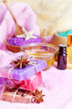 Spa ayarı doğal sabun ve deniz tuzu